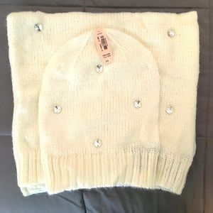 Victoria’s Secret Hat and Scarf Set